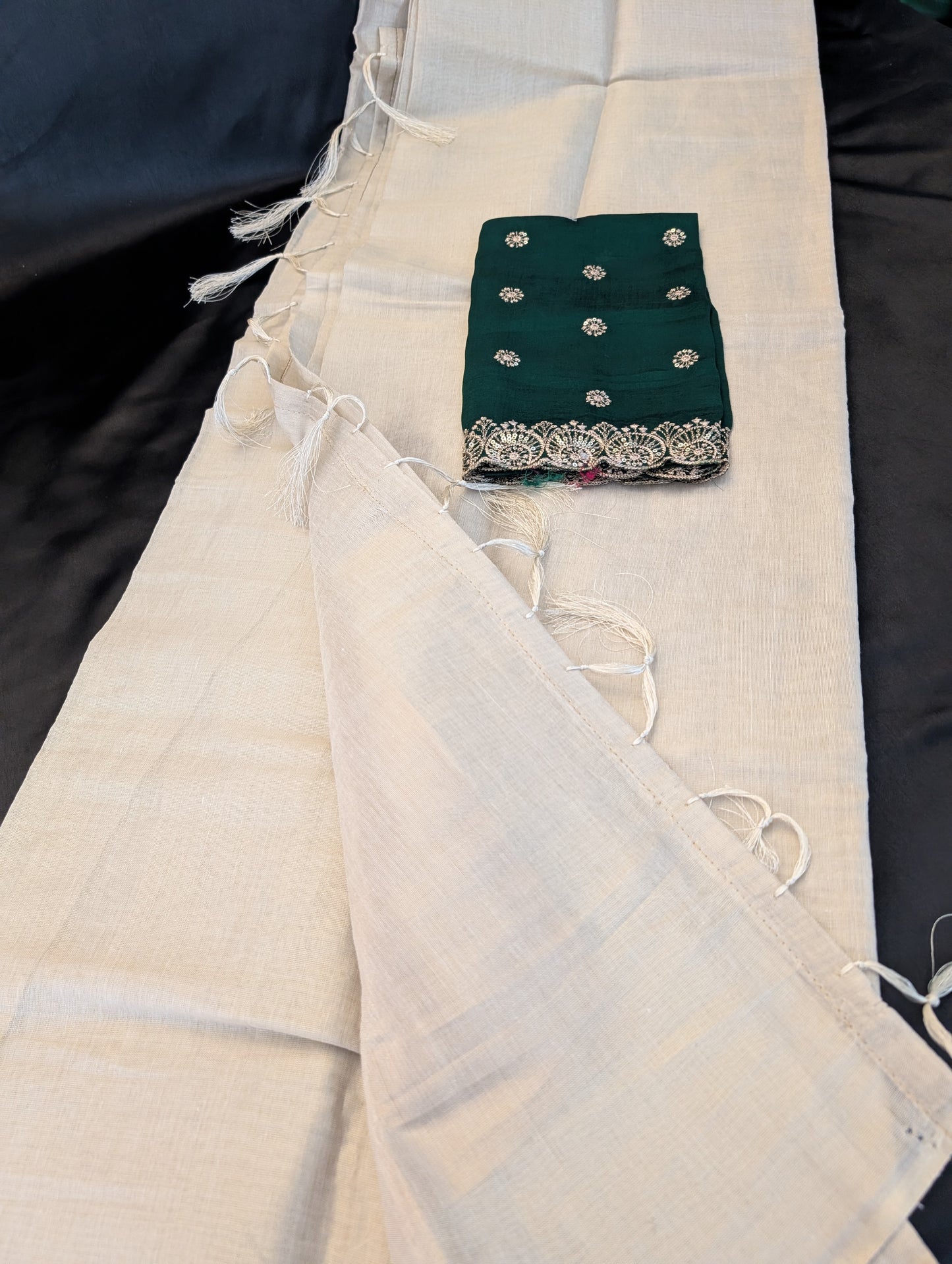 Kerala Off-White Designer Saree with Green Designer Blouse– Full Set