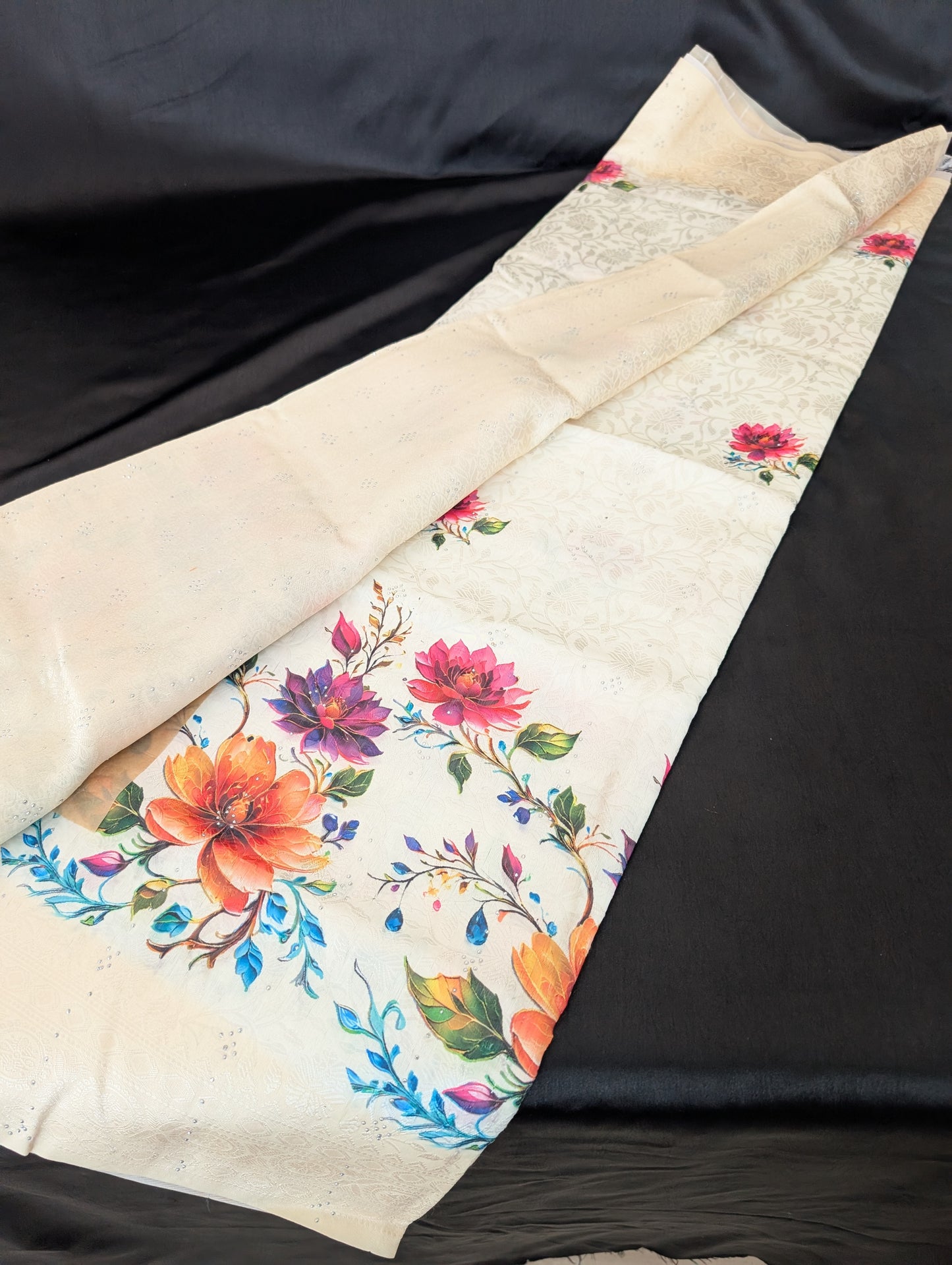 Beautiful Peach Designer Lightweight Saree with Big Floral Prints - Full set